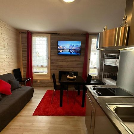 Le Chaleureux Cocon Rouge Apartment Ustou Exterior photo