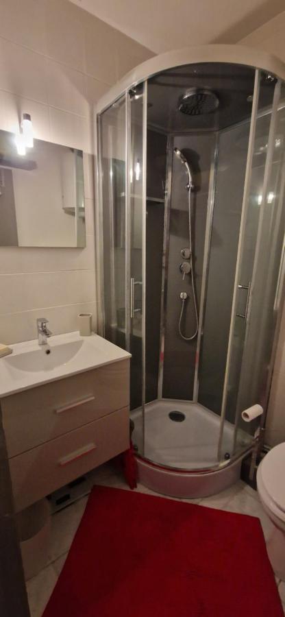 Le Chaleureux Cocon Rouge Apartment Ustou Exterior photo