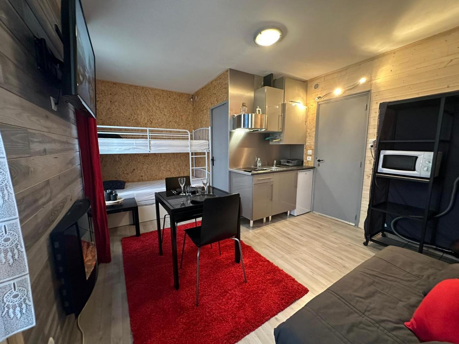 Le Chaleureux Cocon Rouge Apartment Ustou Exterior photo